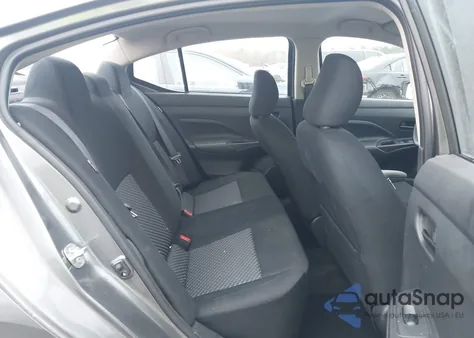 2024 Nissan Versa 1.6 S z USA, uszkodzony, nr VIN 3N1CN8DV3RL909033